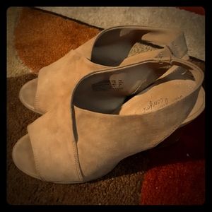 Chunky Peep-toe Heels